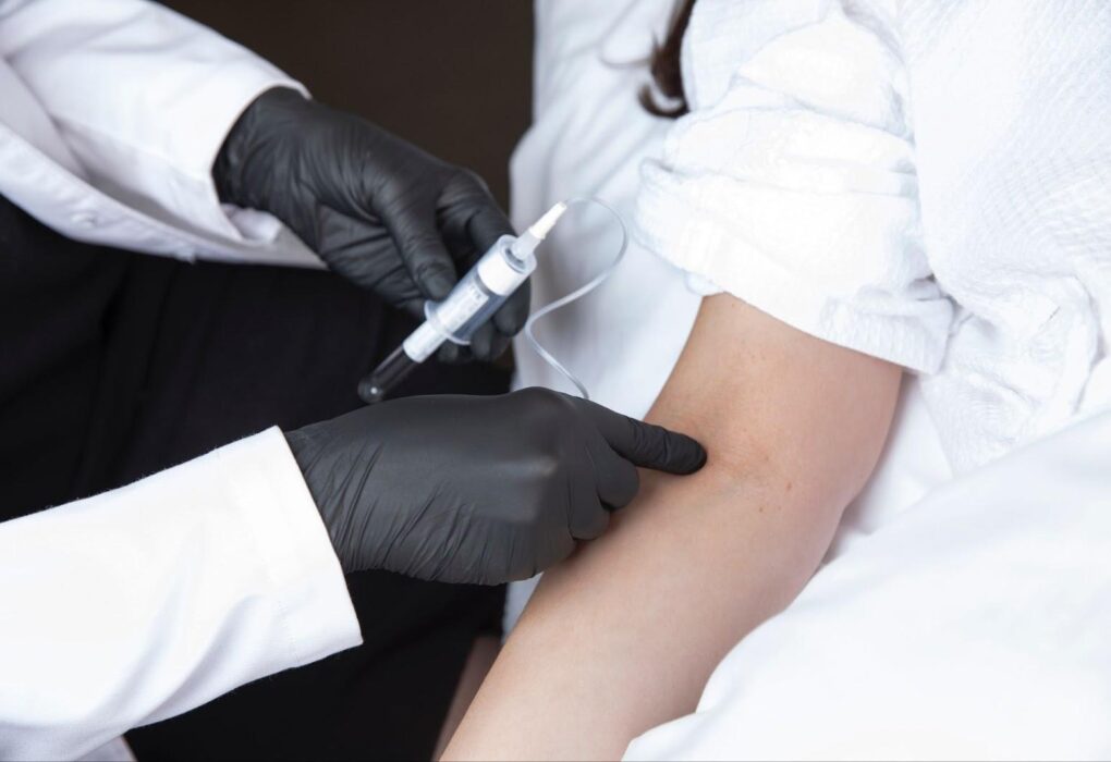 Why Hormone Therapy Is the Summer Secret for Women in Menopause